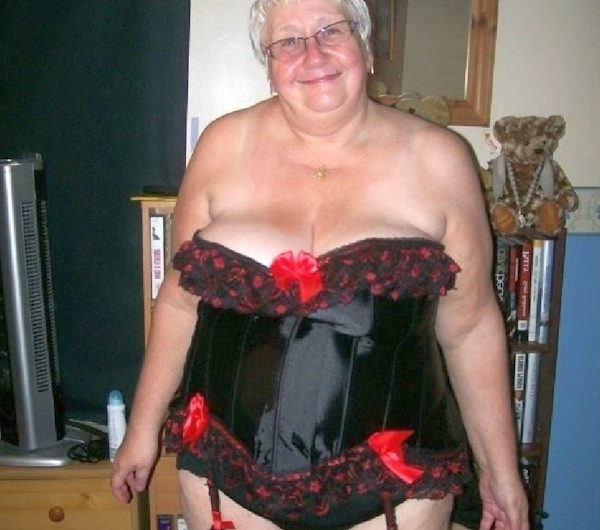 Erfahrene Frau auf Sexsuche im Raum München