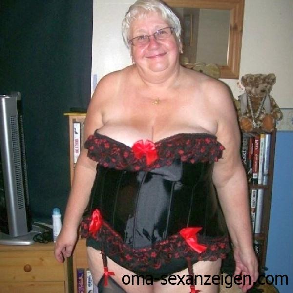 Erfahrene Frau ist auf Sexsuche im Raum München