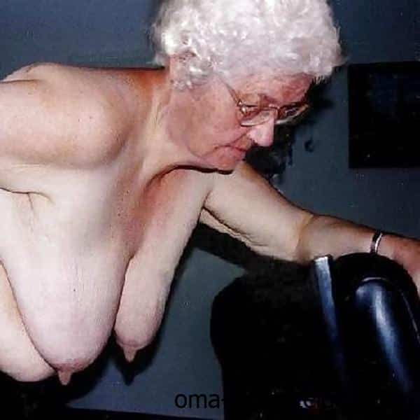 Alte Dame sucht Sex in Freiburg