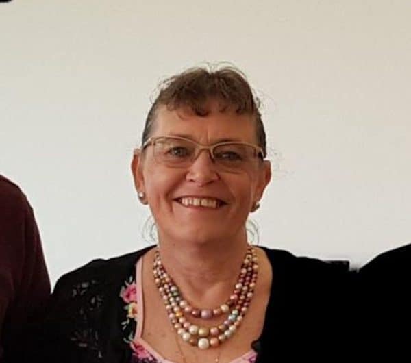 Reife Frau (64) aus Hamburg sucht nette Dauerfreundschaft (gerne mit mehr)